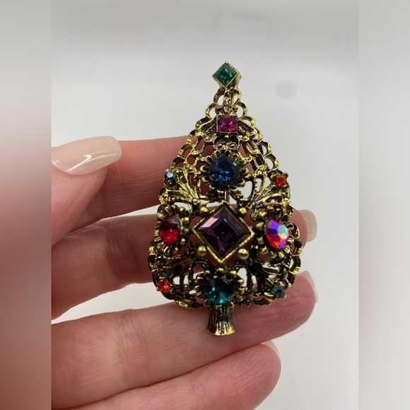 Dodds Rhinestone Christmas Tree Brooch Ornate Filigree Gold Tone Metal Vintage - Picture 1 of 5